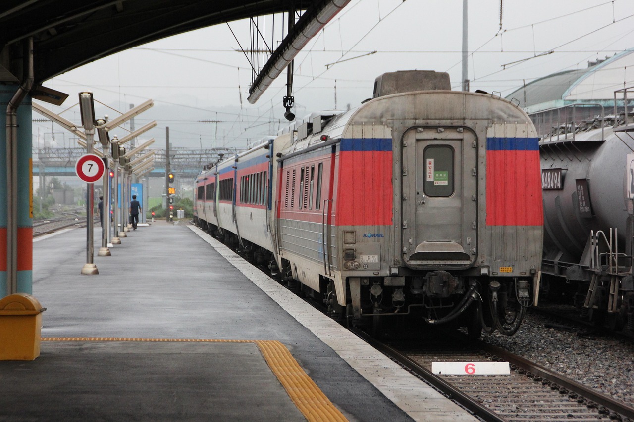 K1373次列車乘客砸窗通風(fēng)，官方通報事件詳情